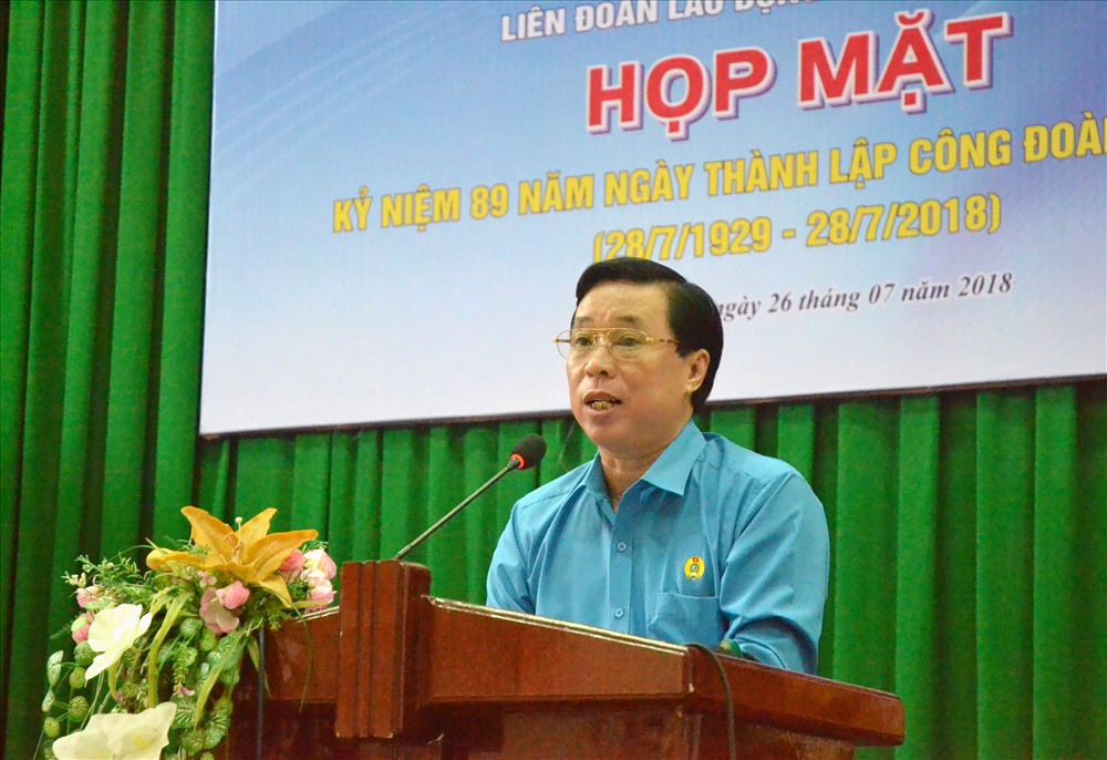 Ông Trần Thanh Việt - Chủ tịch LĐLĐ Kiên Giang ôn lại truyền thống Công đoàn Việt Nam, Công đoàn Kien Giang. Ảnh: Lục Tùng.