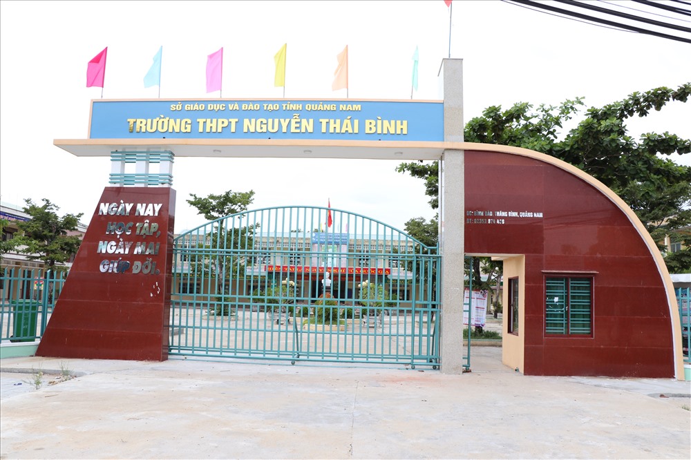 Trường học cũng bị ảnh hưởng. Ảnh: Đ.V