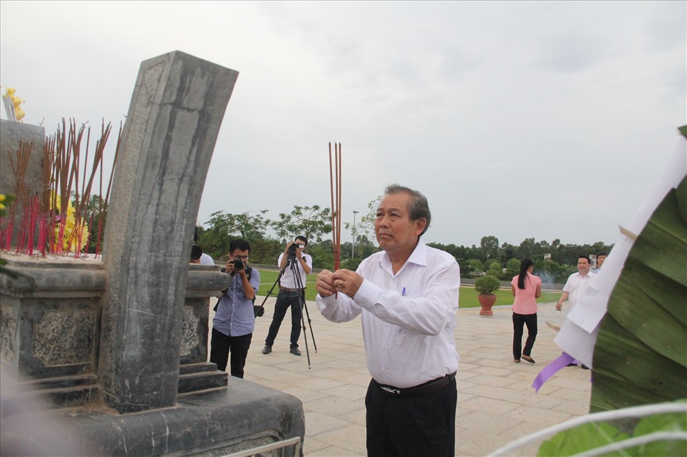 Phó Thủ tướng Trương Hòa Bình đã bày tỏ lòng biết ơn sâu sắc đến các Mẹ Việt Nam anh hùng. Ảnh: Đ.V