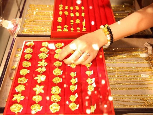 Giá vàng hôm nay 29.7: Sức ép từ đồng bạc xanh, vàng ghìm dưới đáy. Ảnh minh họa.