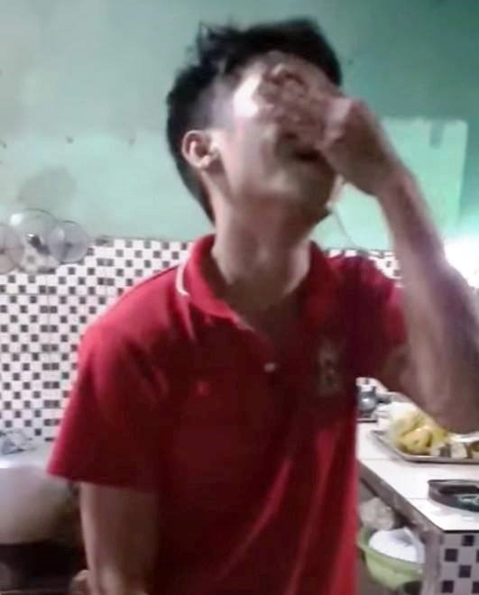 Chàng trai khóc nức khi nhận lại số tiền 200 triệu bị bỏ quyên ở quán