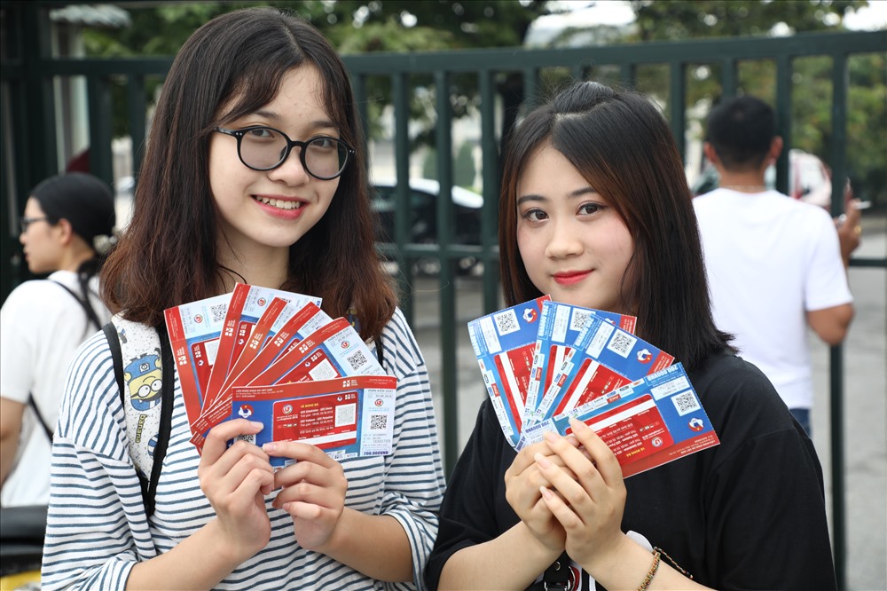 Em gái mưa của Xuân Trường mua vé cả 3 trận xem U23 Việt Nam - Ảnh 9.