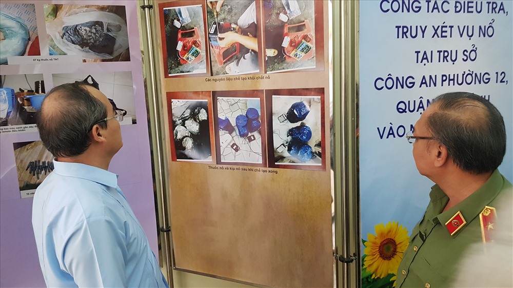 Hàng chục hình ảnh về quá trình điều tra, truy bắt nhóm khủng bố trụ sở công an được trưng bày tại Công an TPHCM