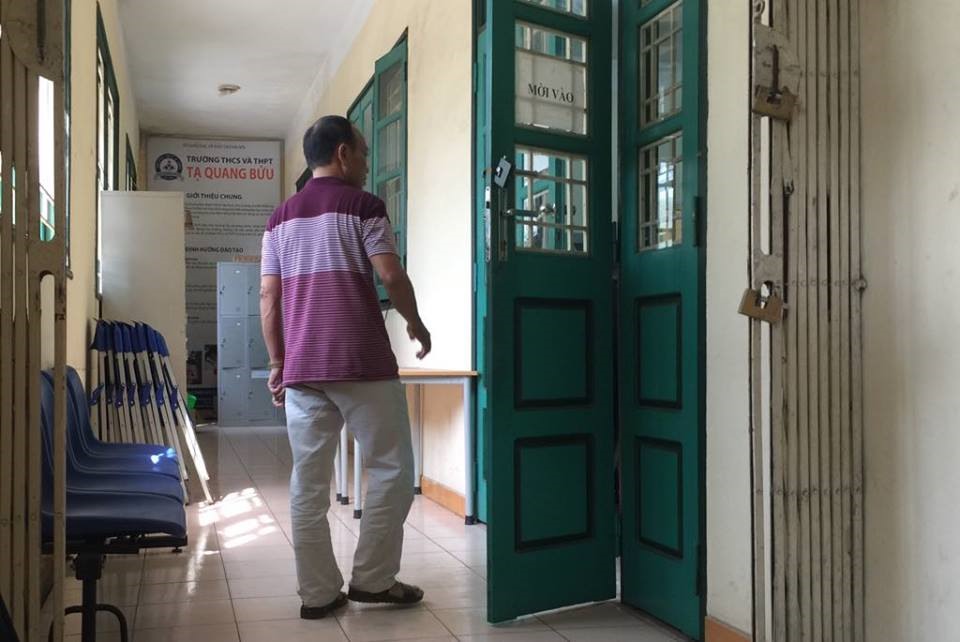 Văn phòng - nơi giải quyết việc trả lại số tiền giữ chỗ cho phụ huynh của trường Tạ Quang Bửu.