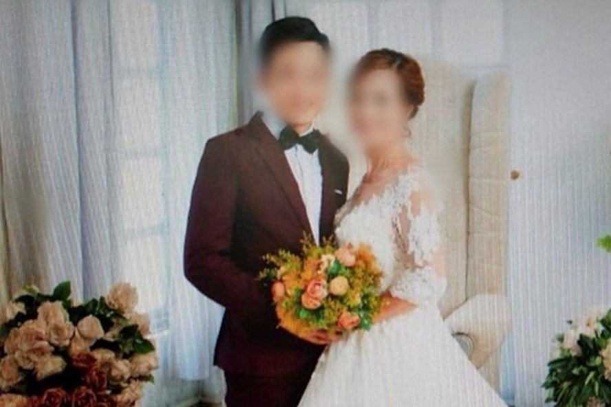 Cặp đôi lệch tuổi gây xôn xao dân mạng.
