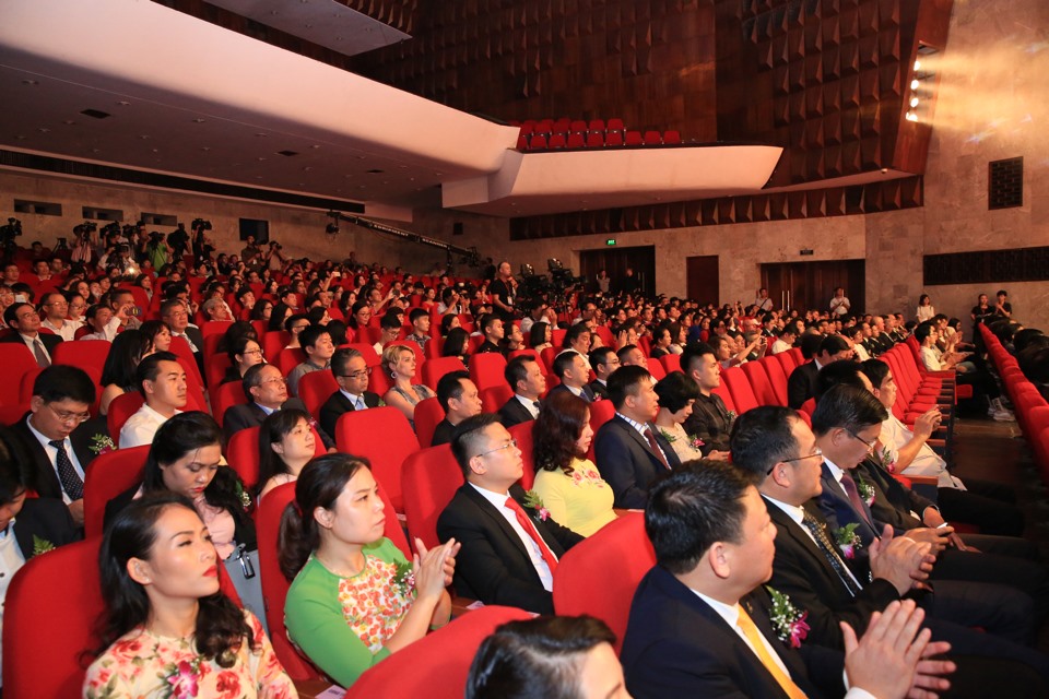 Toàn cảnh hội trường.