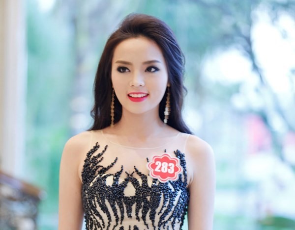 Không quá khi nói rằng Hoa hậu Việt Nam 2014 Nguyễn Cao Kỳ Duyên được coi là hoa hậu thị phi nhất làng người đẹp.
