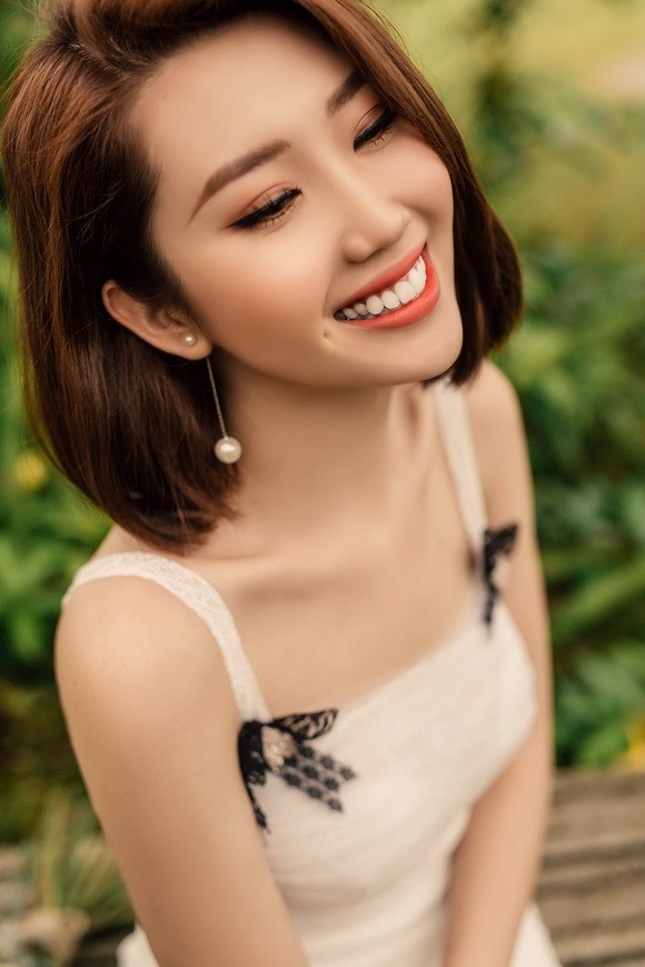 Thúy Ngân gợi ý diện trang phụ nữ tính nhưng vẫn sexy “hết nấc”.
