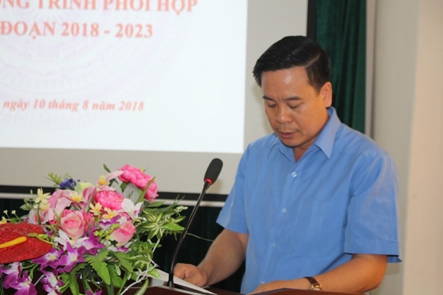 Ông Dương Đức Khanh - Chủ tịch LĐLĐ tỉnh Ninh Bình phát biểu tại buổi làm việc