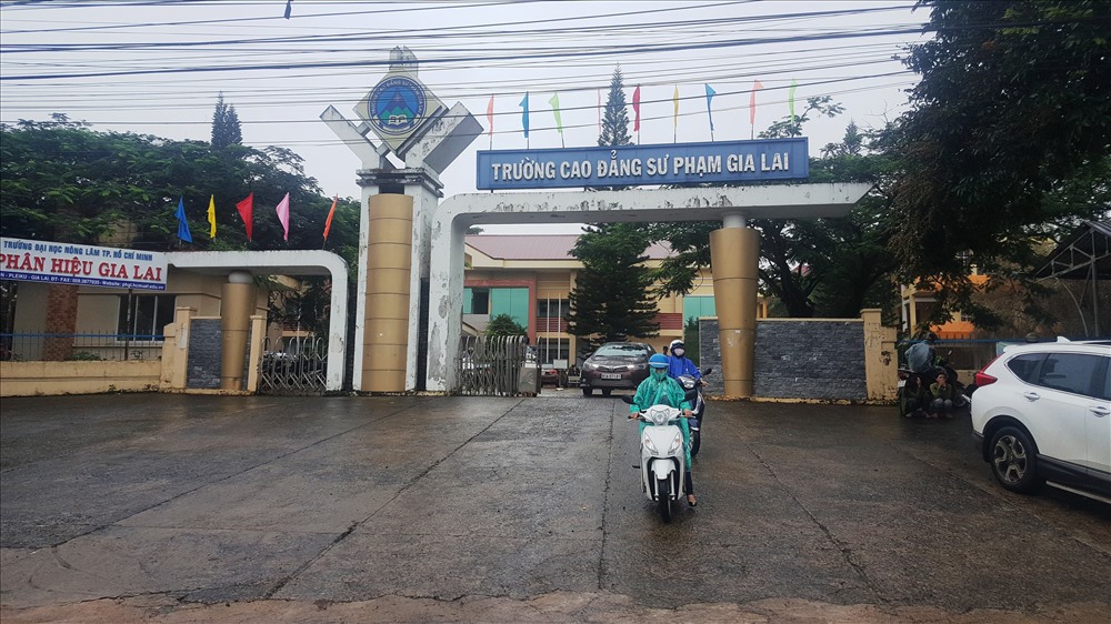 Trường CĐ SP Gia Lai cho rằng: “Việc nâng điểm, đánh trượt thí sinh là nhằm giúp thí sinh trúng tuyển nguyện vọng khác“. Ảnh Đình Văn
