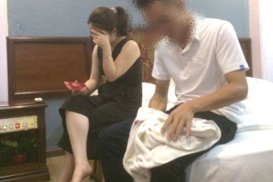 Nam CSGT bị kỷ luật cảnh cáo sau khi vào nhà nghỉ với vợ người khác