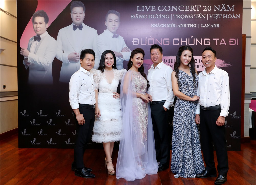 Ba gia đình Trọng Tấn, Đăng Dương và Việt Hoàn chơi rất thân với nhau.