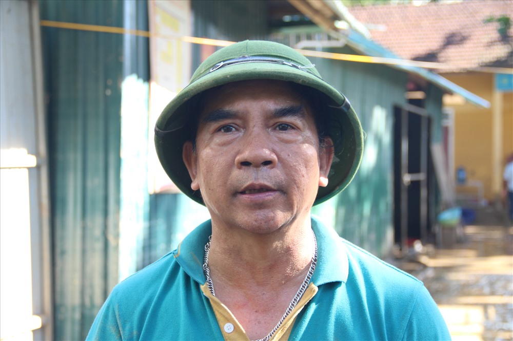 Thầy Nguyễn Đình Nhung, hiệu trưởng trường Phổ thông dân tộc nội trú Con Cuông (Nghệ An): Nhà trường rất mong nhận được chia sẻ, giúp sức của xã hội để sớm ổn định trường lớp và các thầy, cô cũng yên tâm công tác.