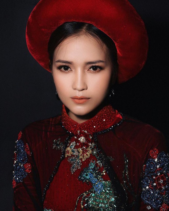 Nhan sắc của Ngọc Châu được khen là thanh tú, xinh đẹp.