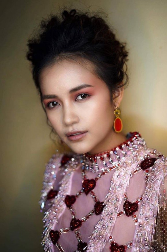 Cho tới dịu dàng nữ tính.