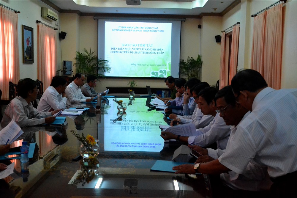 Quang cảnh buổi họp. Ảnh: Lục Tùng.
