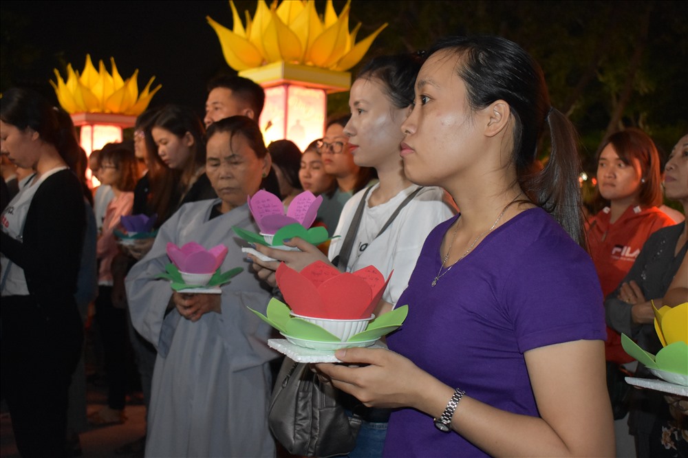 Một số người dân cho biết họ cầu mong sức khỏe, bình an và may mắn cho gia đình và người thân