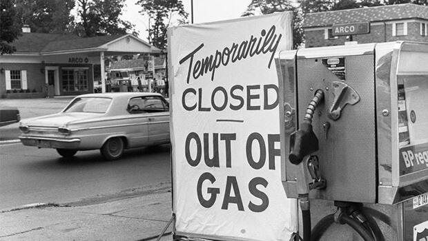 Ngày 17.101973, OPEC tuyên bố cấm vận dầu mỏ.