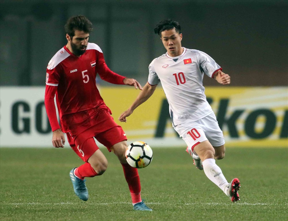 Tuy nhiên ở tứ kết ASIAD 18, U23 Việt Nam sẽ không phải đối đầu với Mohamad Rafat Muhtadi khi tiền đạo này không có tên trong danh sách đăng kí dự ASIAD 18. Ảnh: Hữu Phạm
