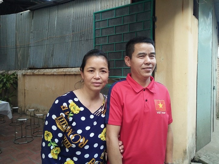 Bố mẹ của Duy Mạnh tin con trai và đồng đội sẽ chiến thắng.