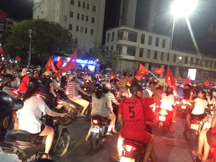 Một góc nhộn nhịp ở đường Lê Quý Đôn (TP. Huế). Ảnh: PĐ.