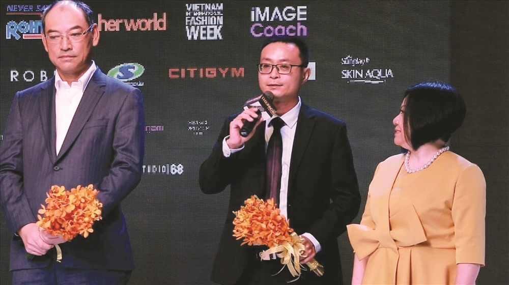 Ông Lê Nguyễn Đức Khôi, Trưởng phòng Quan hệ Công chúng, Tập đoàn Tân Hiệp Phát chia sẻ lý do đến phút cuối, tập đoàn này mới công bố tên nhà tài trợ chính của The Face Vietnam 2018 là nhãn hàng Trà sữa Macchiato Không Độ - Ngon khó cưỡng.