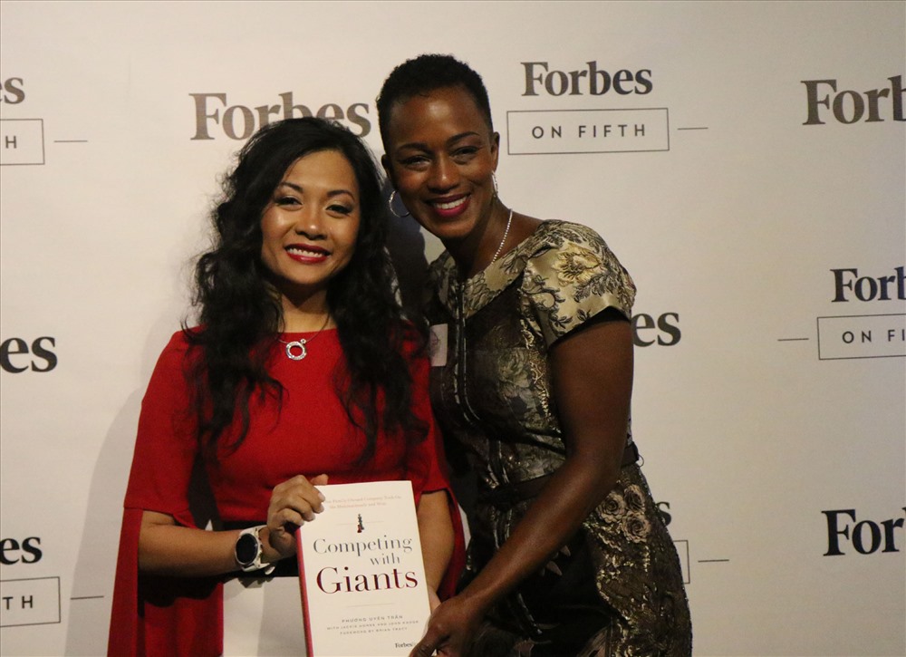 Cuốn sách ra mắt tại trụ sở Forbes ở New York