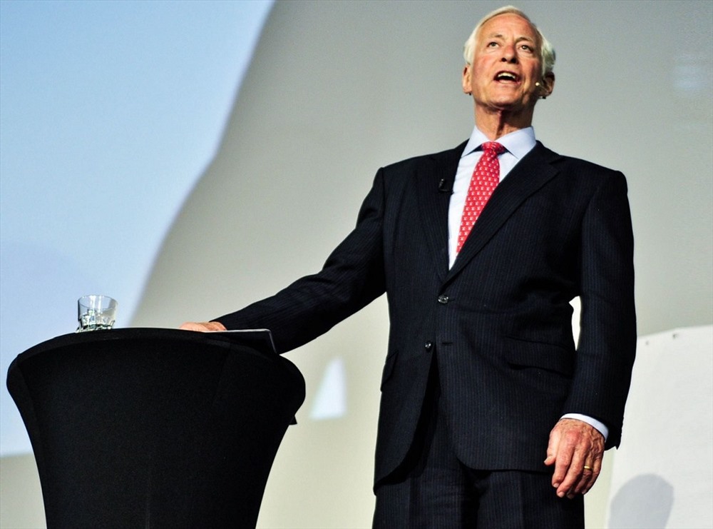 Brian Tracy viết lời tựa cho cuốn sách “Competing with Giants”