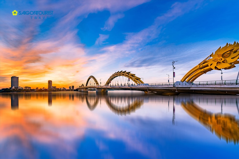 Cầu Rồng - biểu tượng mới của thành phố Đà Nẵng. Ảnh: Saigon Tourist