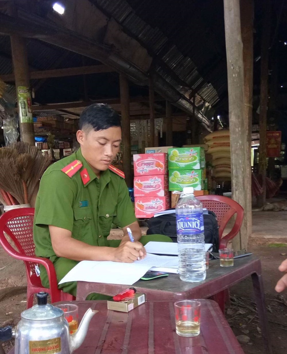 Công an huyện Đồng Phú nhiều lần xuống ghi biên bản phá hoại rừng cao su, nhưng vẫn không xử lý tới nơi tới chốn. Ảnh: T.Đ.L