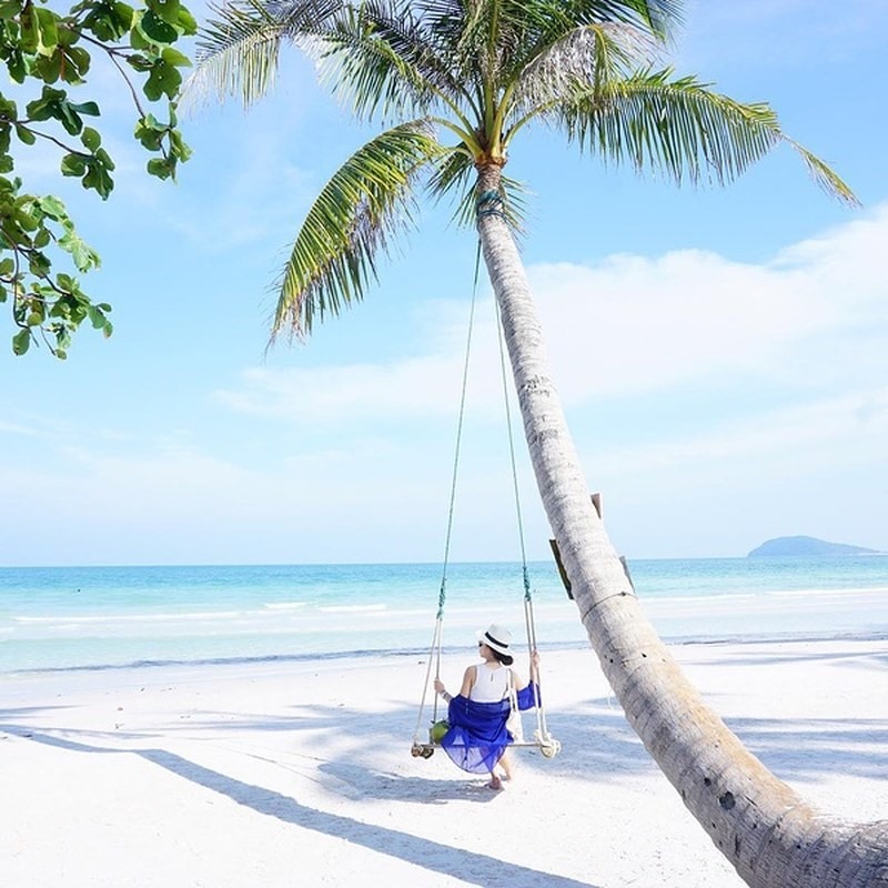 Thỏa thích nô đùa với vùng biển hoang sơ, bình yên ở Phú Quốc.