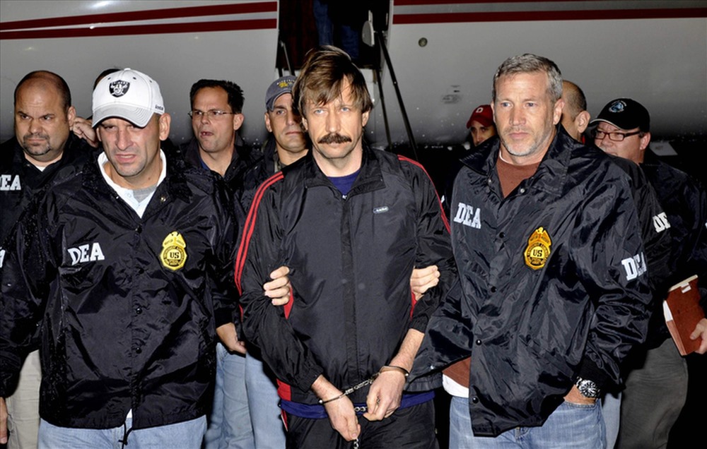 Viktor Bout, trùm buôn ma túy đã bị bắt và dẫn độ về Mỹ sau chiến dịch giăng bẫy của DEA.