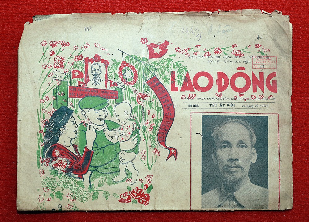 Ấn phẩm báo Lao Động Tết Ất Mùi năm 1955. Ảnh: Tư Liệu