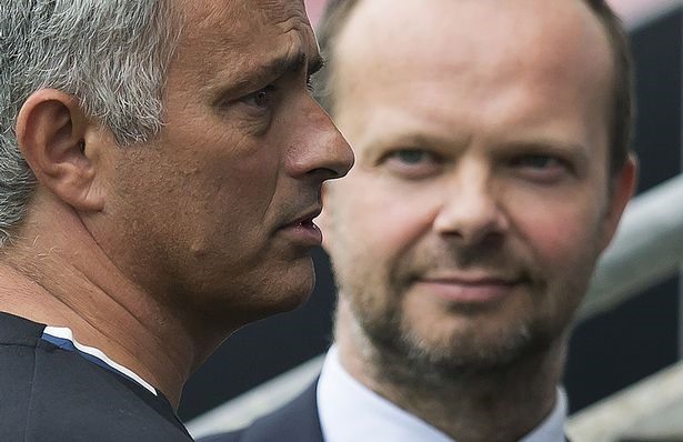 Mourinho và Ed đang bất đồng quan điểm. Ảnh: Getty.