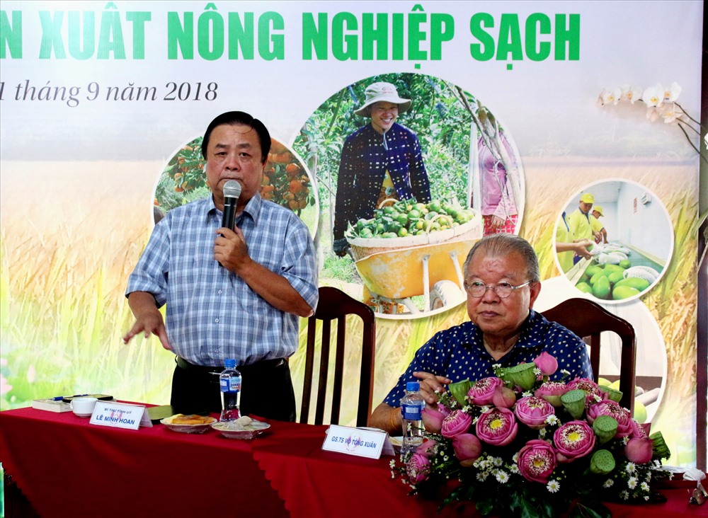 Bí thư Tỉnh ủy Đồng Tháp Lê Minh Hoan phát biểu tại buổi tọa đàm. Ảnh: Lục Tùng