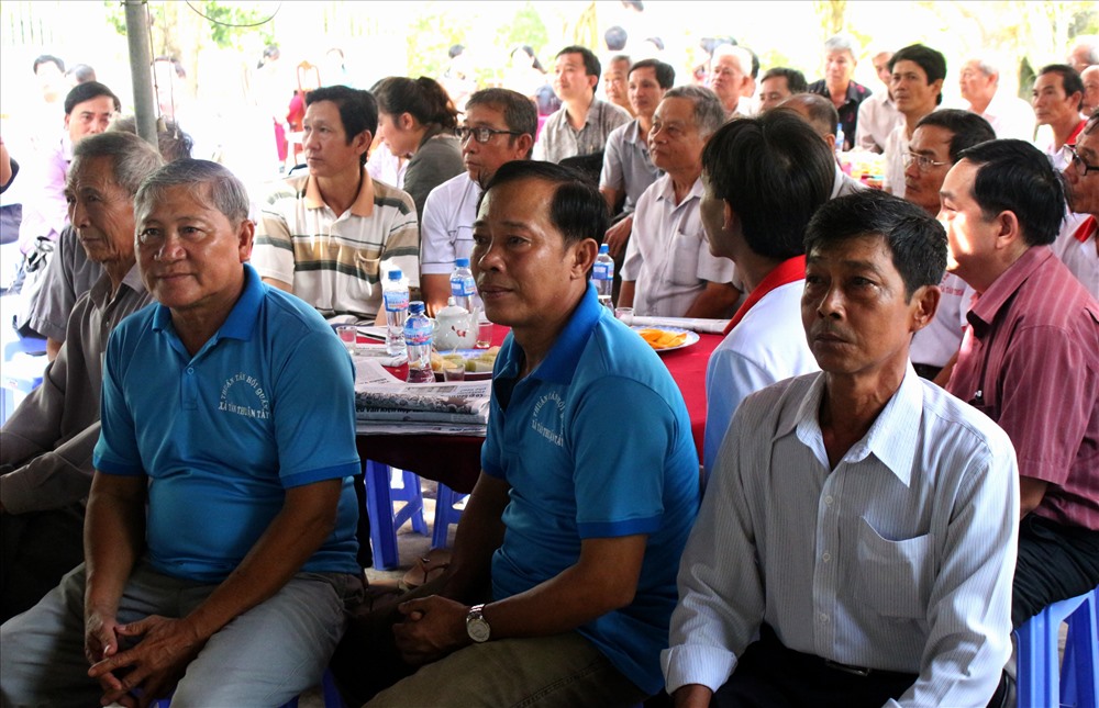 Buổi tọa đàm thu hút nhiều nông dân quan tâm. Ảnh: Lục Tùng