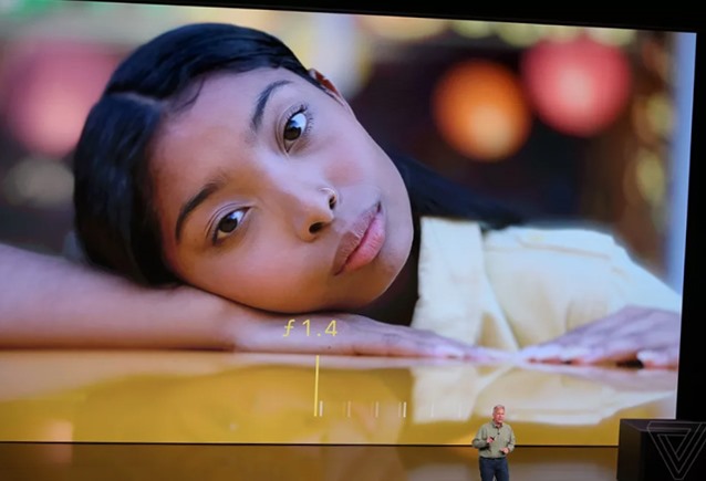 Apple cho biết XS và XS Max có một hệ thống camera ấn tượng. Các camera góc rộng ở phía sau đều có cảm biến 12 megapixel với ổn định hình ảnh quang học.