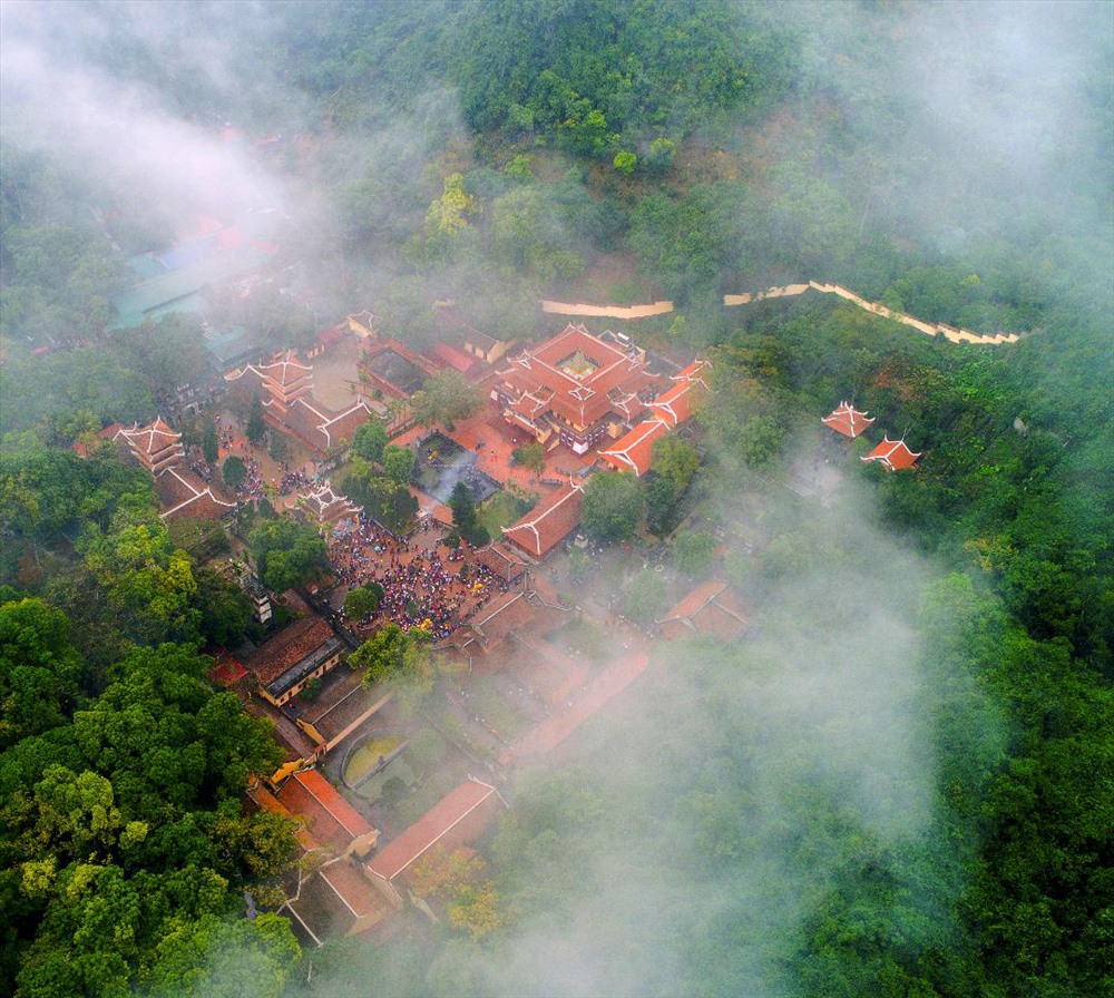 Chùa Thiên Trù nhìn từ trên cao.