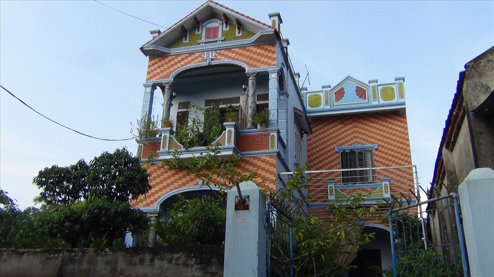 Nhờ hiệu quả kinh tế đó, trong làng ngày càng có nhiều người chọn nghề này làm nghề chính, nhất là các bạn trẻ tuổi 18 và đã có nhiều người sau vài năm cố gắng đã thay đổi cuộc đời (xây nhà, mua xe). 