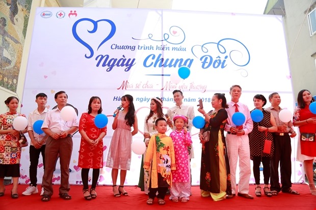 Sự kiện hiến máu trở thành một dấu ấn đặc biệt trong cuộc hôn nhân của đôi bạn trẻ. Ảnh: BTC