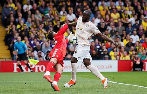 Lukaku dùng bụng cũng có thể ghi bàn. Ảnh: Getty.