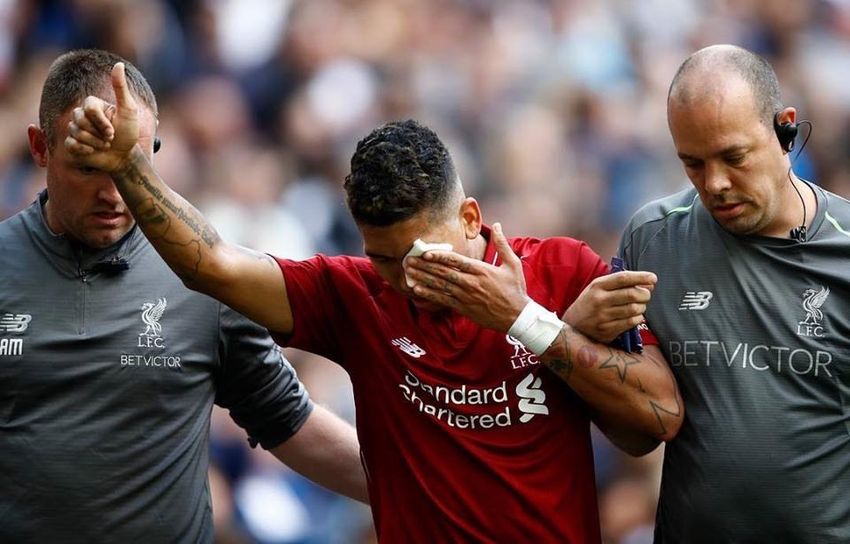 Firmino ngay lập tức được đưa ra ngoài sân. Ảnh: Getty.
