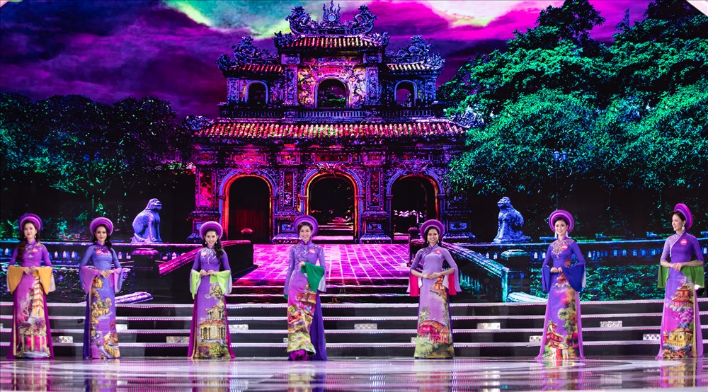 Vương miện Hoa hậu Việt Nam 2018 gọi tên Trần Tiểu Vy - ảnh 8 Vương miện Hoa hậu Việt Nam 2018 gọi tên Trần Tiểu Vy - ảnh 8