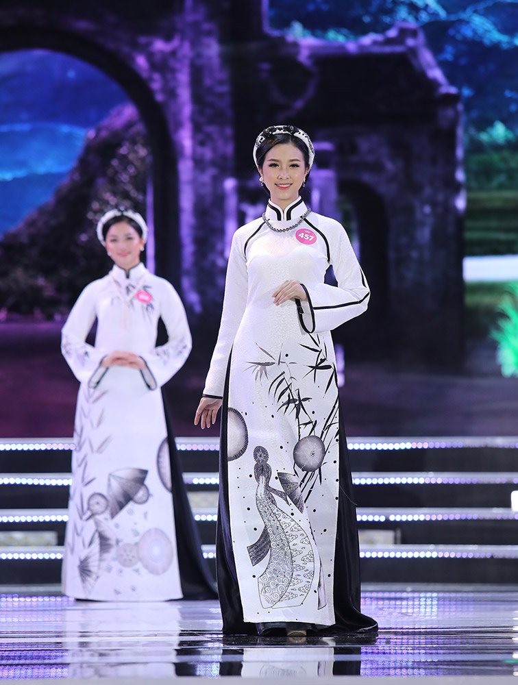 Thí sinh hoa hậu Việt Nam 2018 thướt tha với áo dài - ảnh 6 Thí sinh hoa hậu Việt Nam 2018 thướt tha với áo dài - ảnh 6