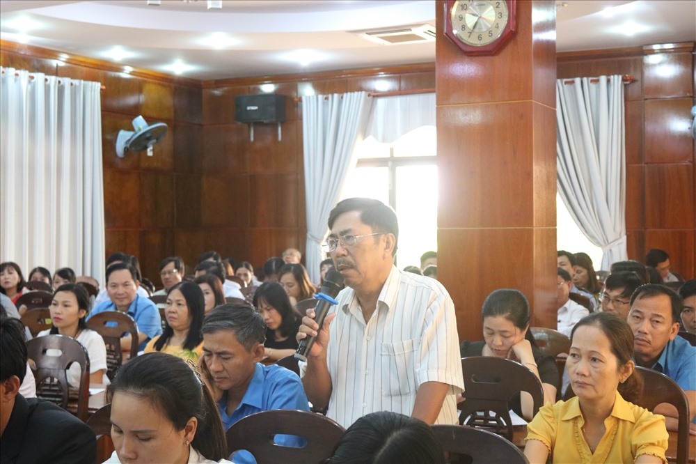 Các đại biểu đóng góp ý kiến. Ảnh: Đ.V