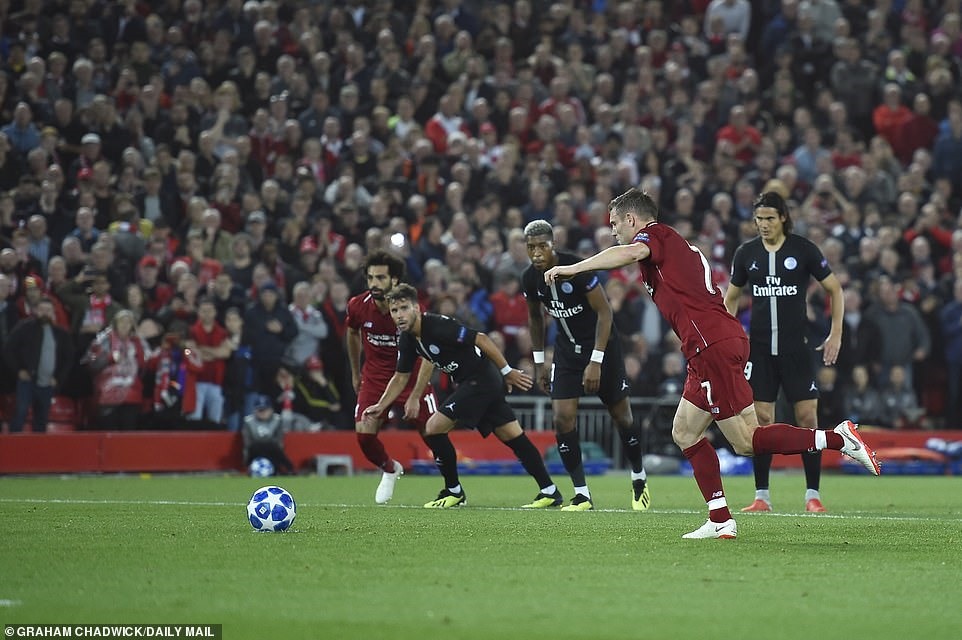 Milner nhân đôi cách biệt trên chấm 11m. Ảnh: Getty.