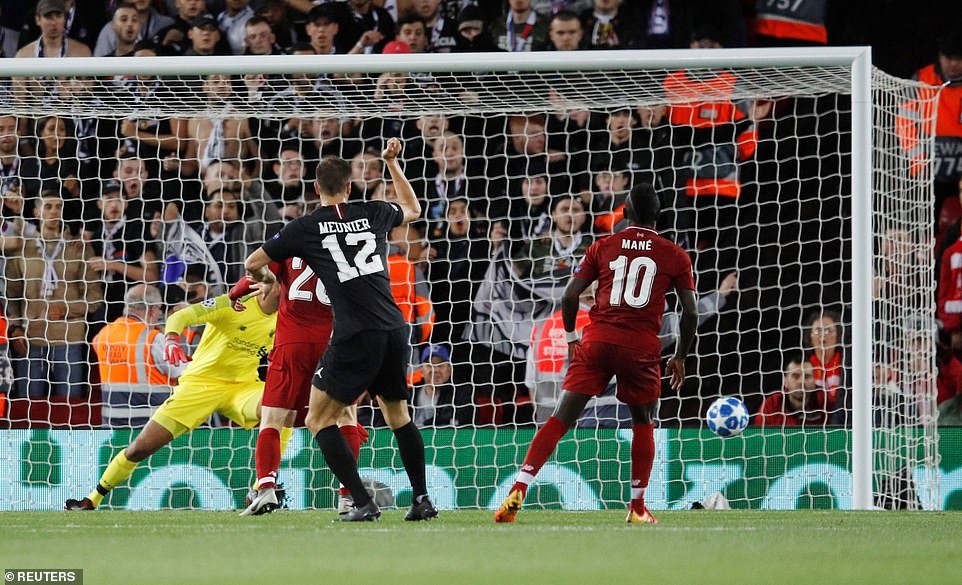 Meunier vẫn biết cách để khai thác điểm yếu cố hữu của Liverpool. Ảnh: Getty.