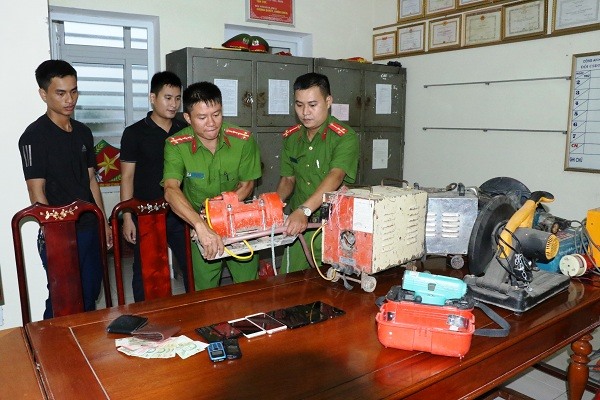 Tang vật mà hai đối tượng đã lấy được trong vụ án