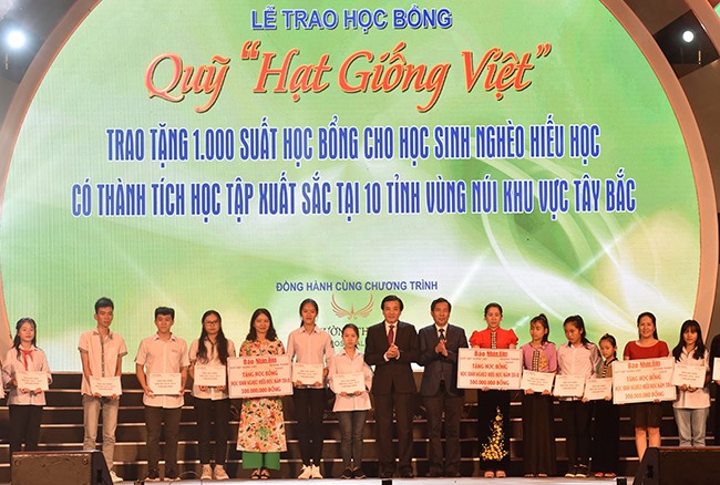 Đồng chí Thuận Hữu, Uỷ viên BCH T.Ư Đảng, Tổng Biên tập Báo Nhân Dân, Phó trưởng Ban Tuyên giáo T.Ư, Chủ tịch Hội Nhà báo Việt Nam