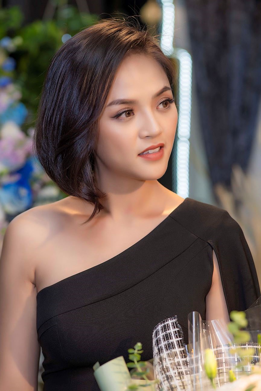 Thu Quỳnh ngày càng đắt show.